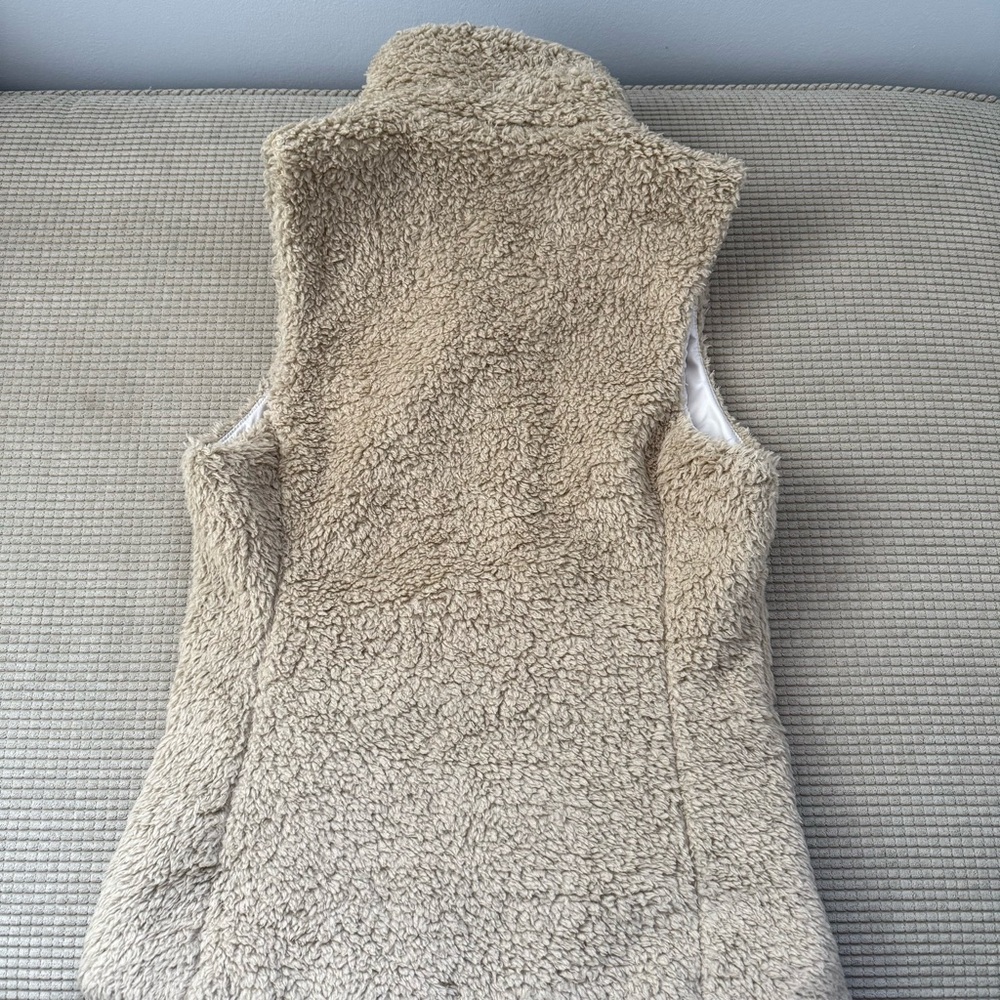 Patagonia Los Gatos Sherpa Vest - Picture 2 of 6